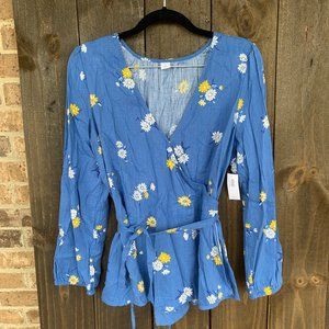 NWT Old Navy Women's Blue Floral Wrap Top Medium